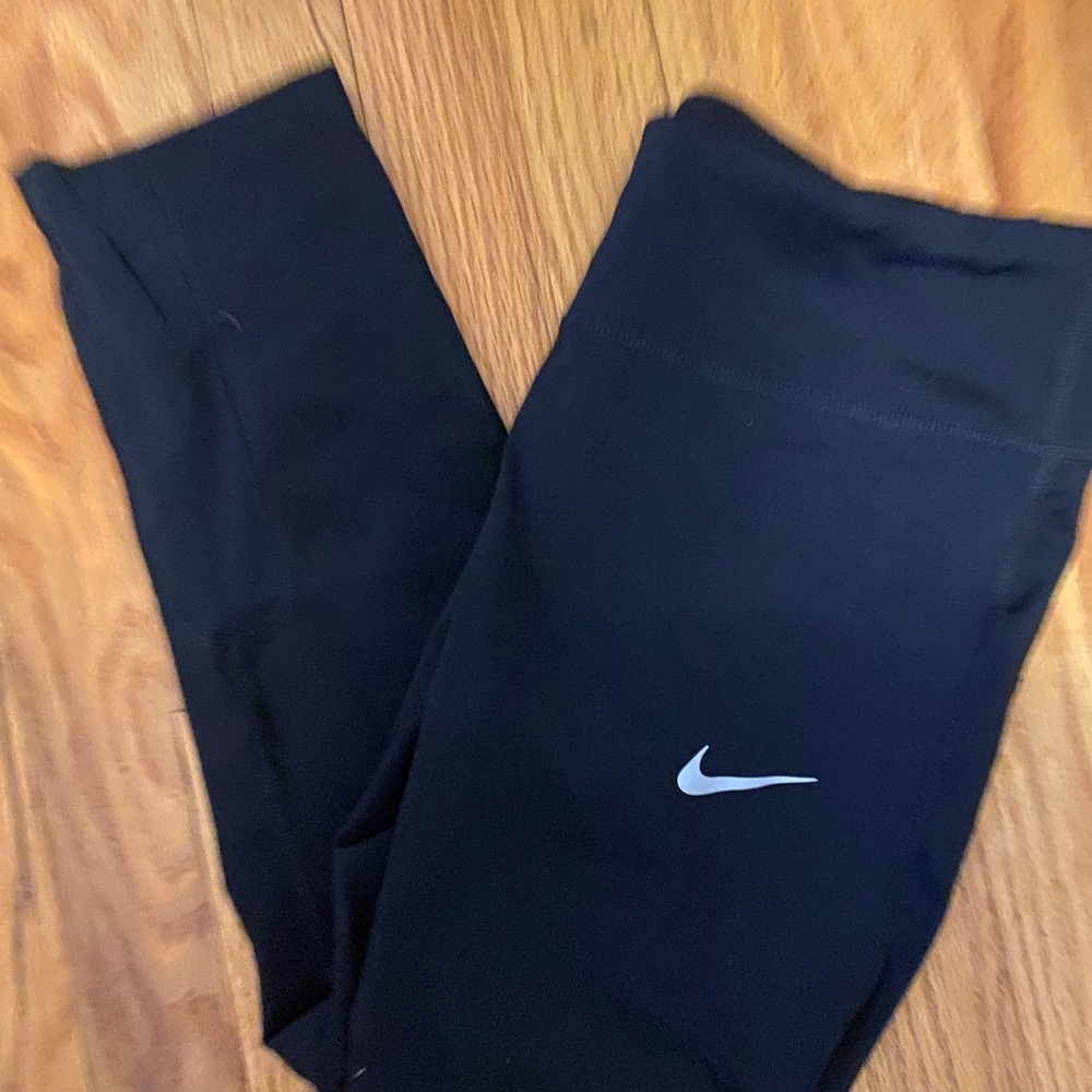 Nike Black Full-Length Leggings with Snug Fit